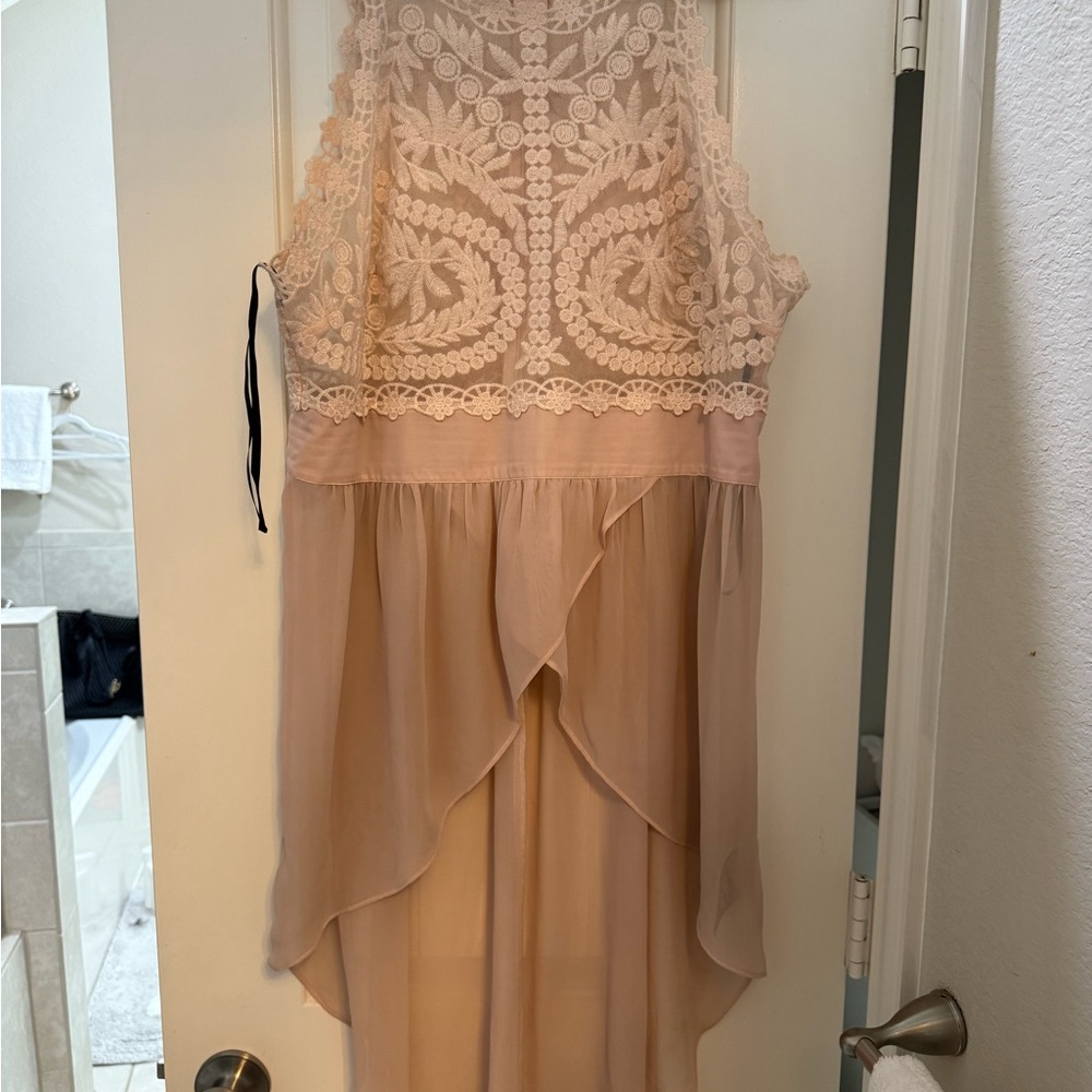 Bebe Cream Lace Detail